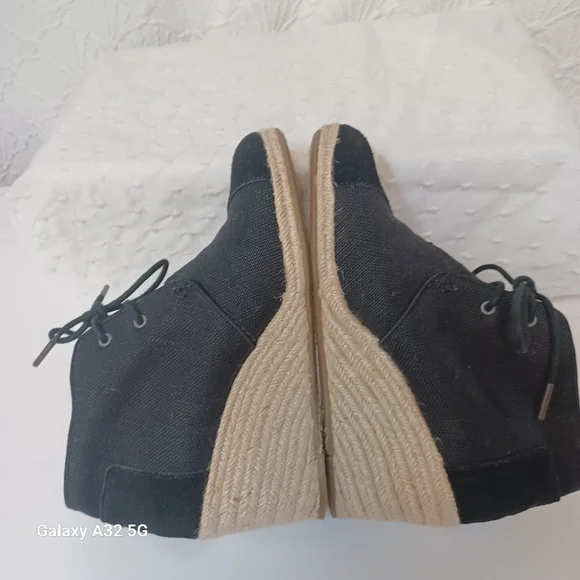 Toms Women Size 8.5 Black Canvas Wedge Shoes - Picture 8 of 14